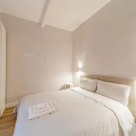 Apartament Armadillo House - Elegante Casa A *